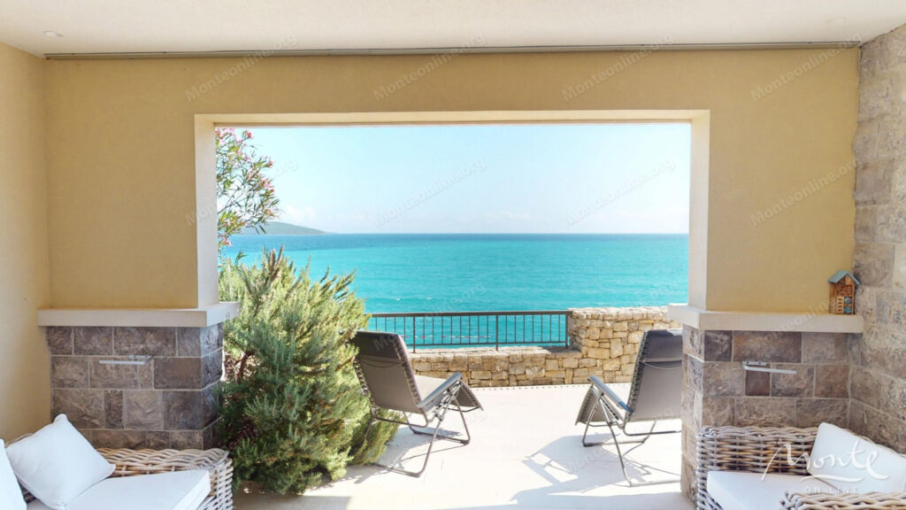 prostornaya 2 spalnaya kvartira s vidom na more v marina village lustica bay 03