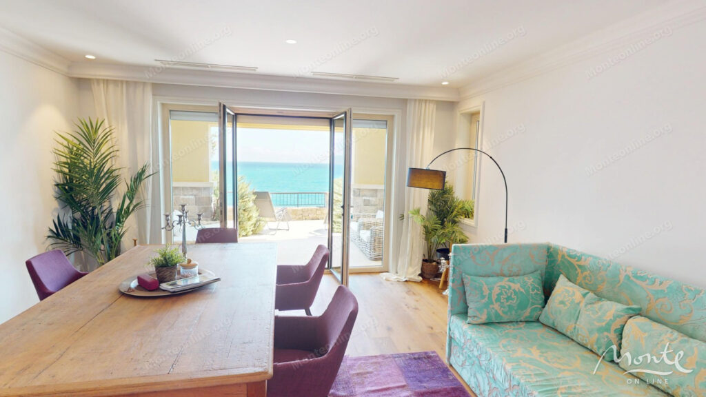 prostornaya 2 spalnaya kvartira s vidom na more v marina village lustica bay 11