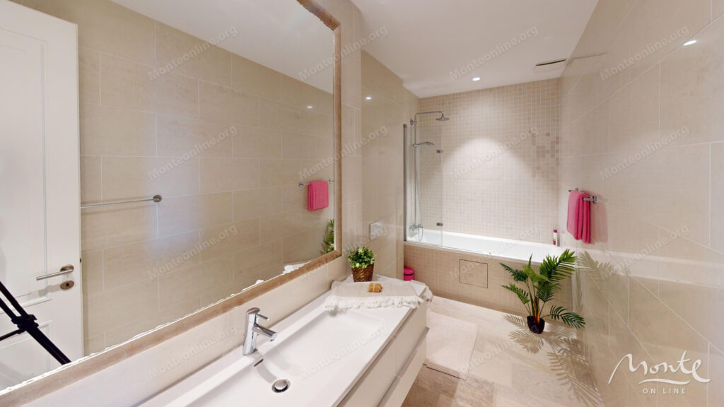 prostornaya 2 spalnaya kvartira s vidom na more v marina village lustica bay 21