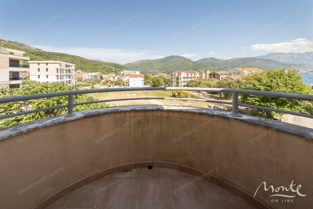 prostornaya kvartira s 2 spalnyami i vidom na more v biele herczeg novi 02