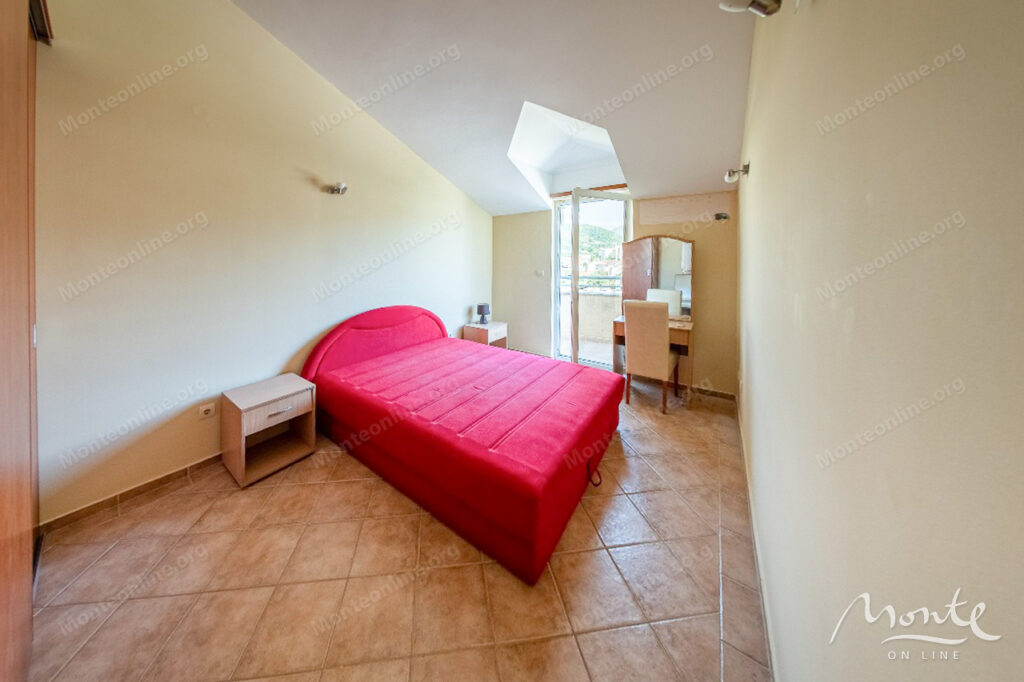 prostornaya kvartira s 2 spalnyami i vidom na more v biele herczeg novi 04