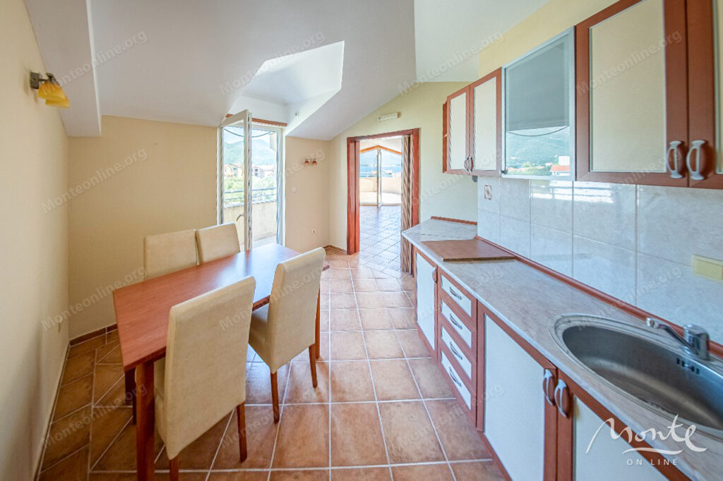 prostornaya kvartira s 2 spalnyami i vidom na more v biele herczeg novi 05