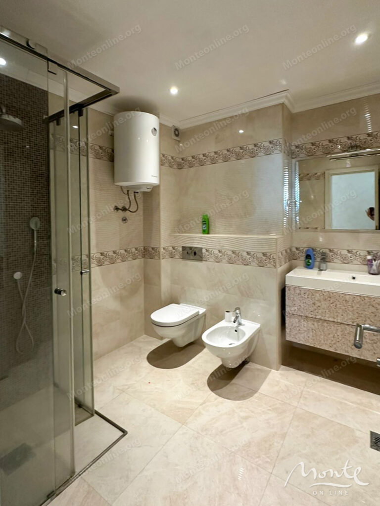 prostornaya kvartira s 3 spalnyami i vidom na more v bechichi 15