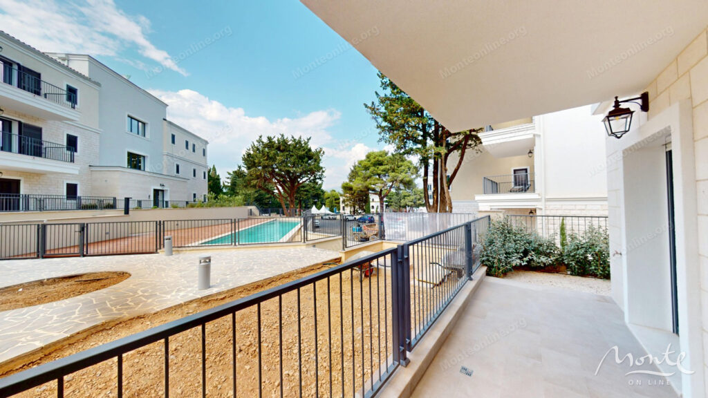 prostornaya studiya v prestizhnom komplekse lushticza bej centrale 01