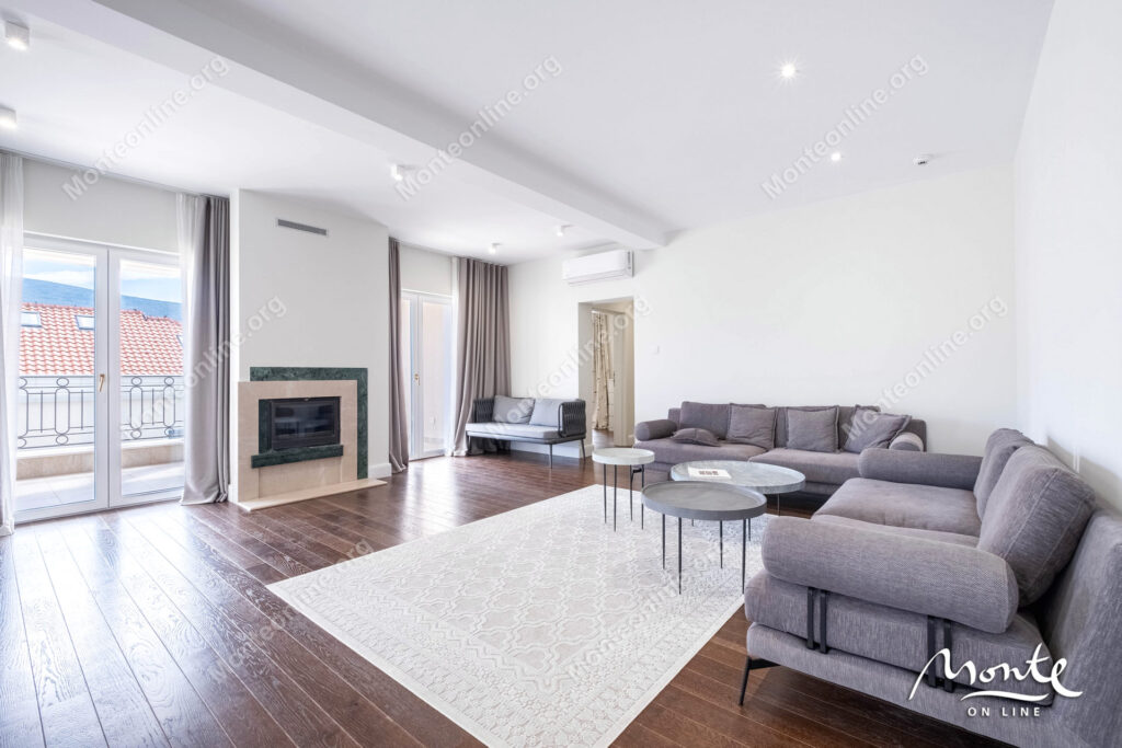 prostornye apartamenty s 3 spalnyami v komplekse s bassejnom dzhenovichi 07