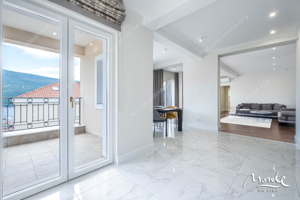 prostornye apartamenty s 3 spalnyami v komplekse s bassejnom dzhenovichi 17