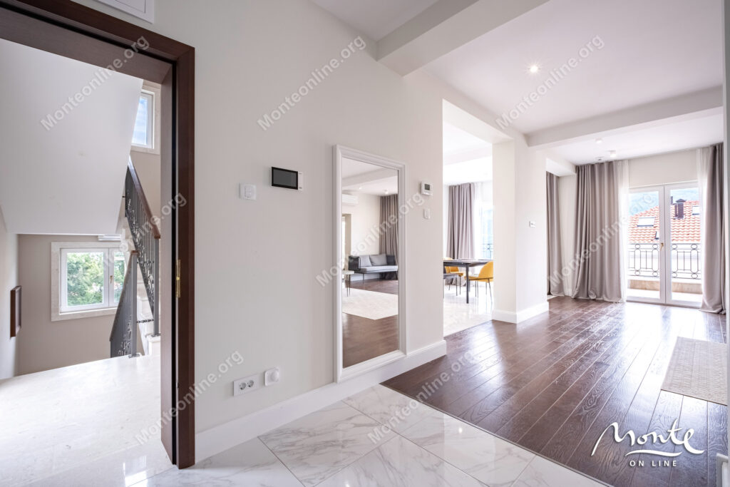 prostornye apartamenty s 3 spalnyami v komplekse s bassejnom dzhenovichi 21