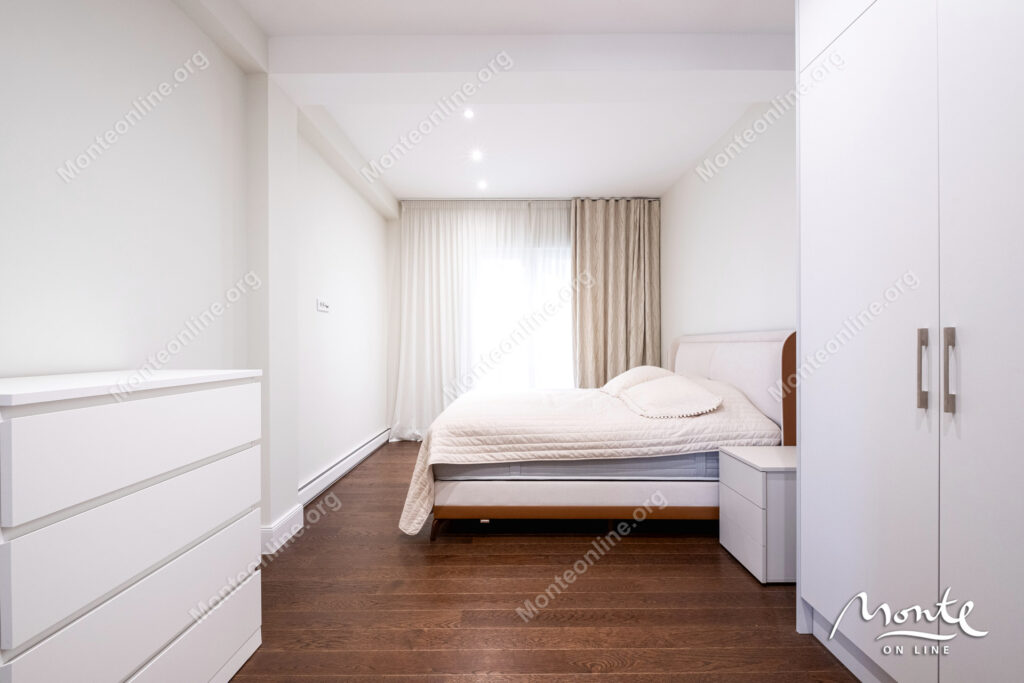 prostornye apartamenty s 3 spalnyami v komplekse s bassejnom dzhenovichi 25