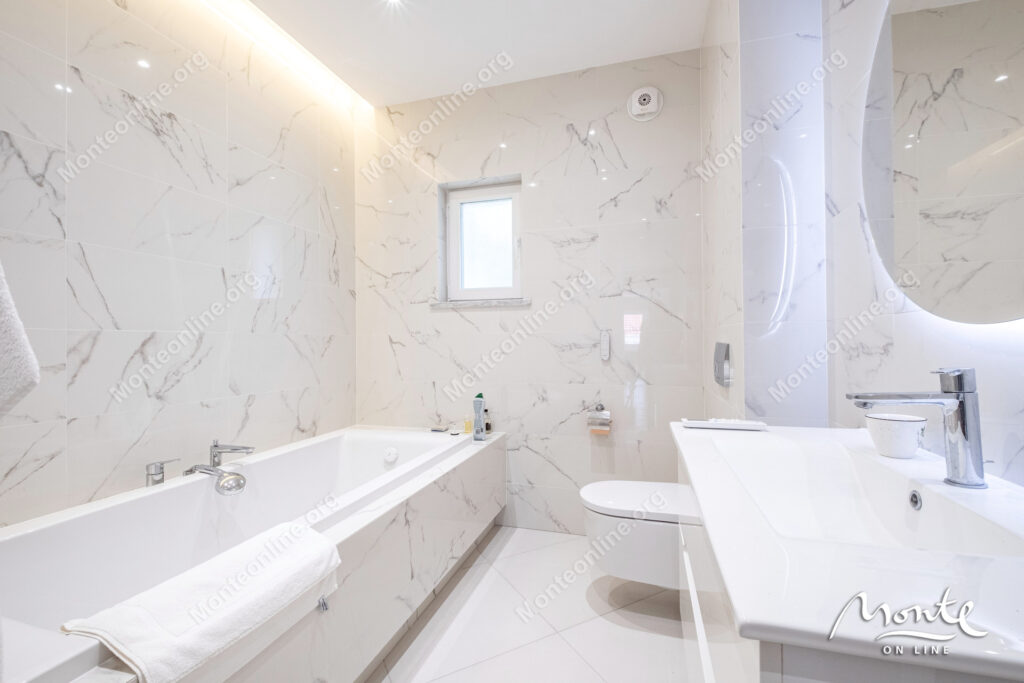 prostornye apartamenty s 3 spalnyami v komplekse s bassejnom dzhenovichi 35