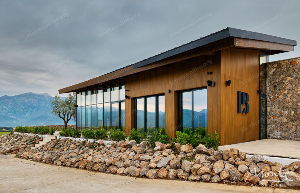 roskoshnye golf taunhausy v lushticza bej the peaks s vidom na adriatiku 20