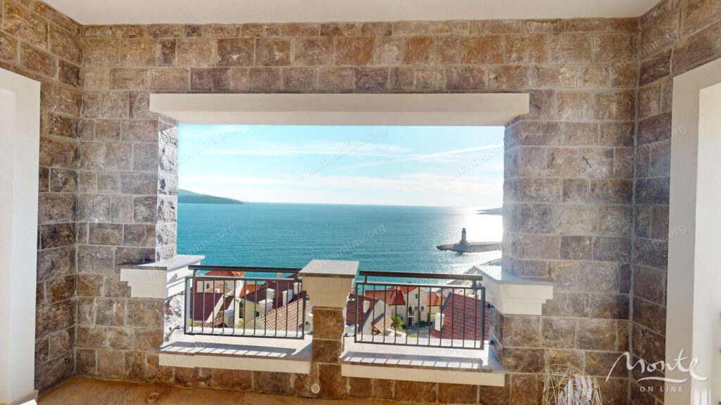 sovremennaya 2 spalnaya kvartira s terrasami v marina village lustica bay 02