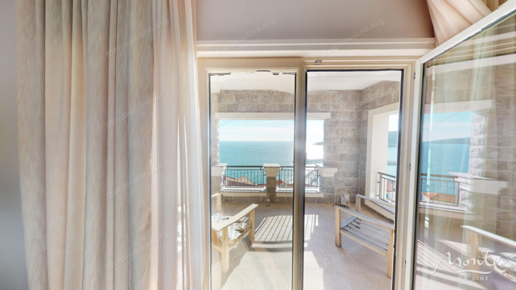 sovremennaya 2 spalnaya kvartira s terrasami v marina village lustica bay 31