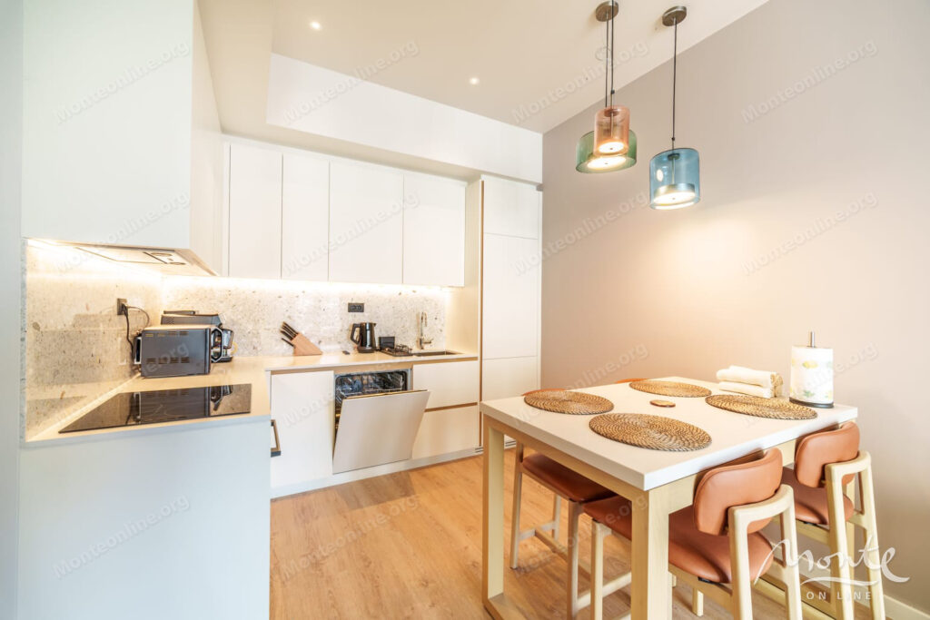 sovremennaya kvartira s 1 spalnej v komplekse boka place porto montenegro 13