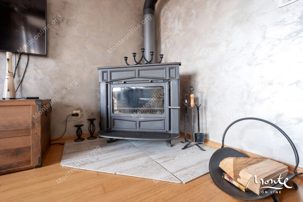 sovremennaya kvartira s 2 spalnyami i vidom na more v rajone lazi budva 09