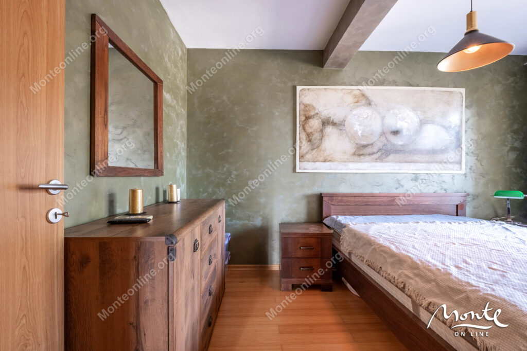 sovremennaya kvartira s 2 spalnyami i vidom na more v rajone lazi budva 19