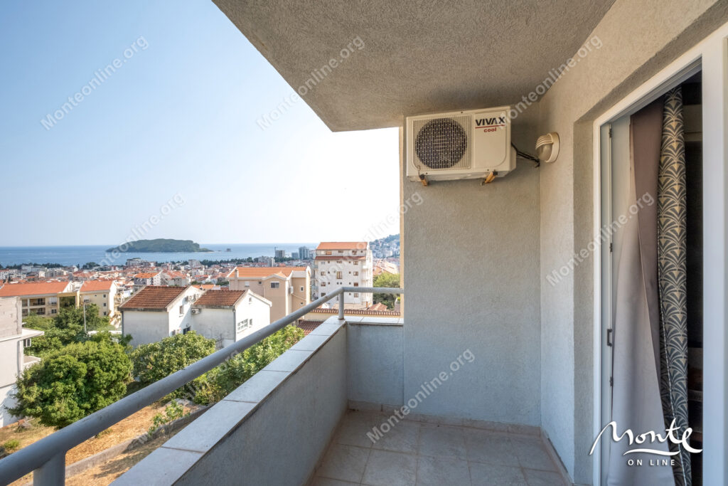 sovremennaya kvartira s 2 spalnyami i vidom na more v rajone lazi budva 28