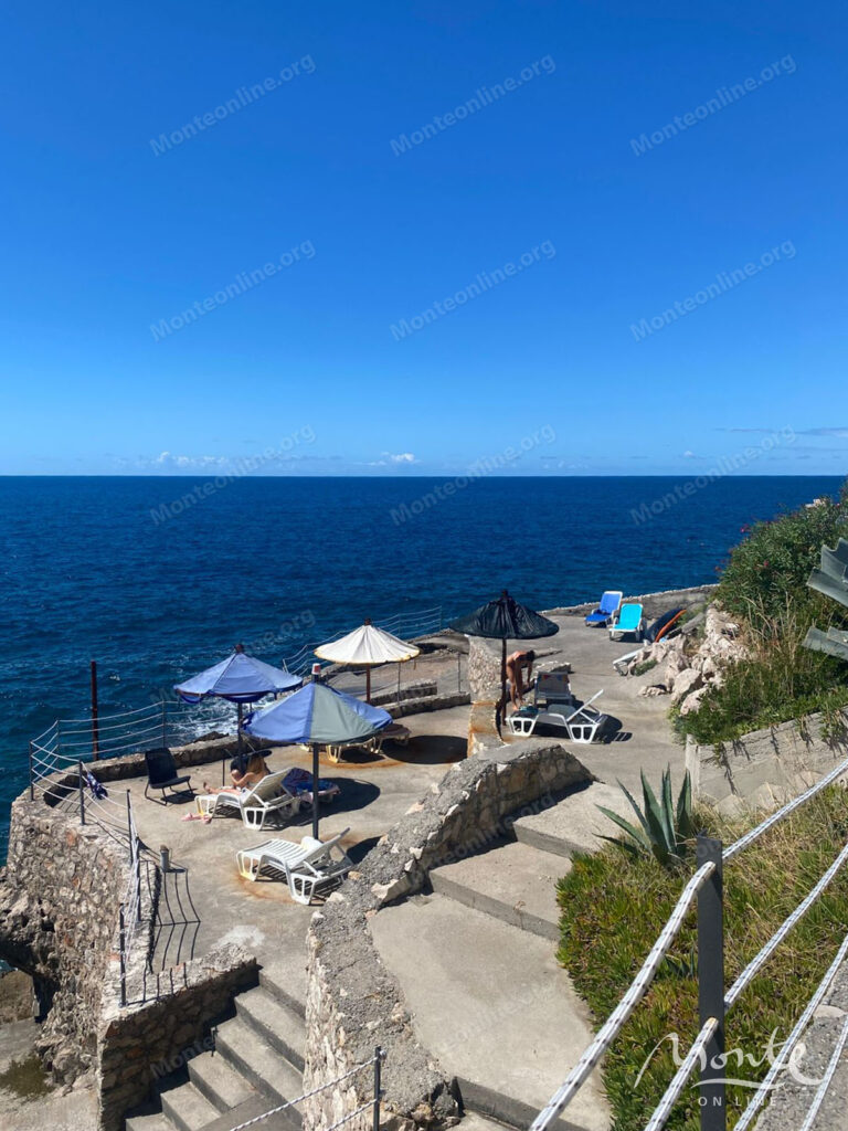 sovremennaya kvartira s 2 spalnyami na pervoj linii v dobra voda bar 01