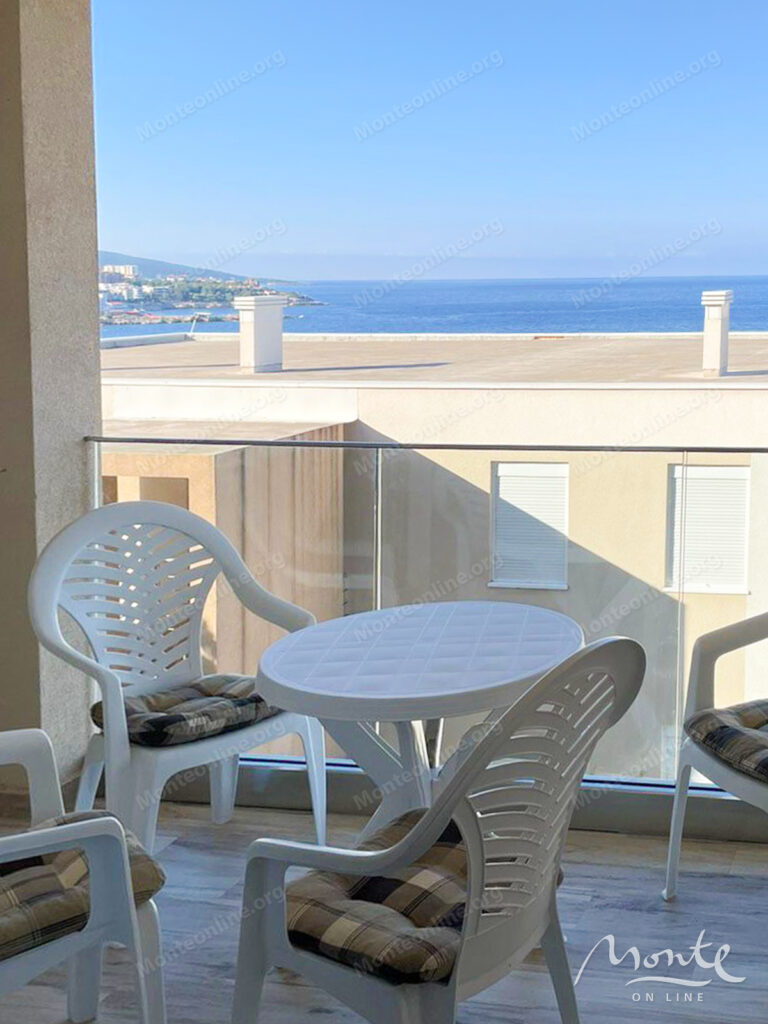 stilnaya studiya u morya v komplekse s bassejnom i privatnym plyazhem v dobra voda 07