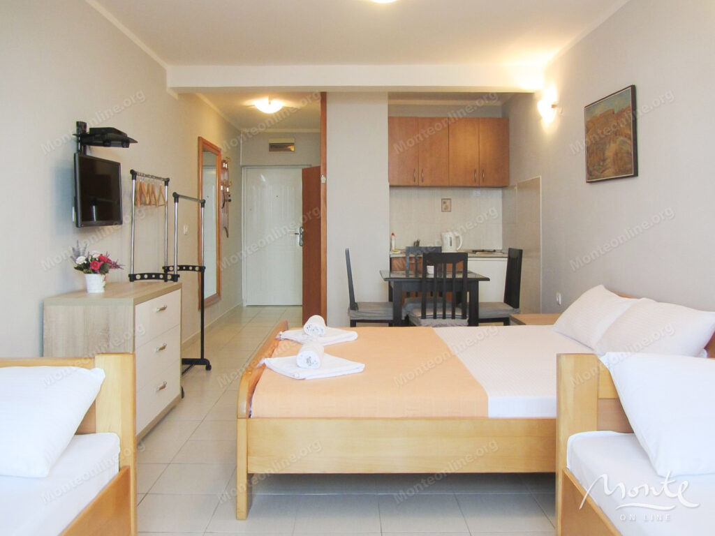 studiya v rafailovichah s vidom na more 150 metrov do plyazha 05