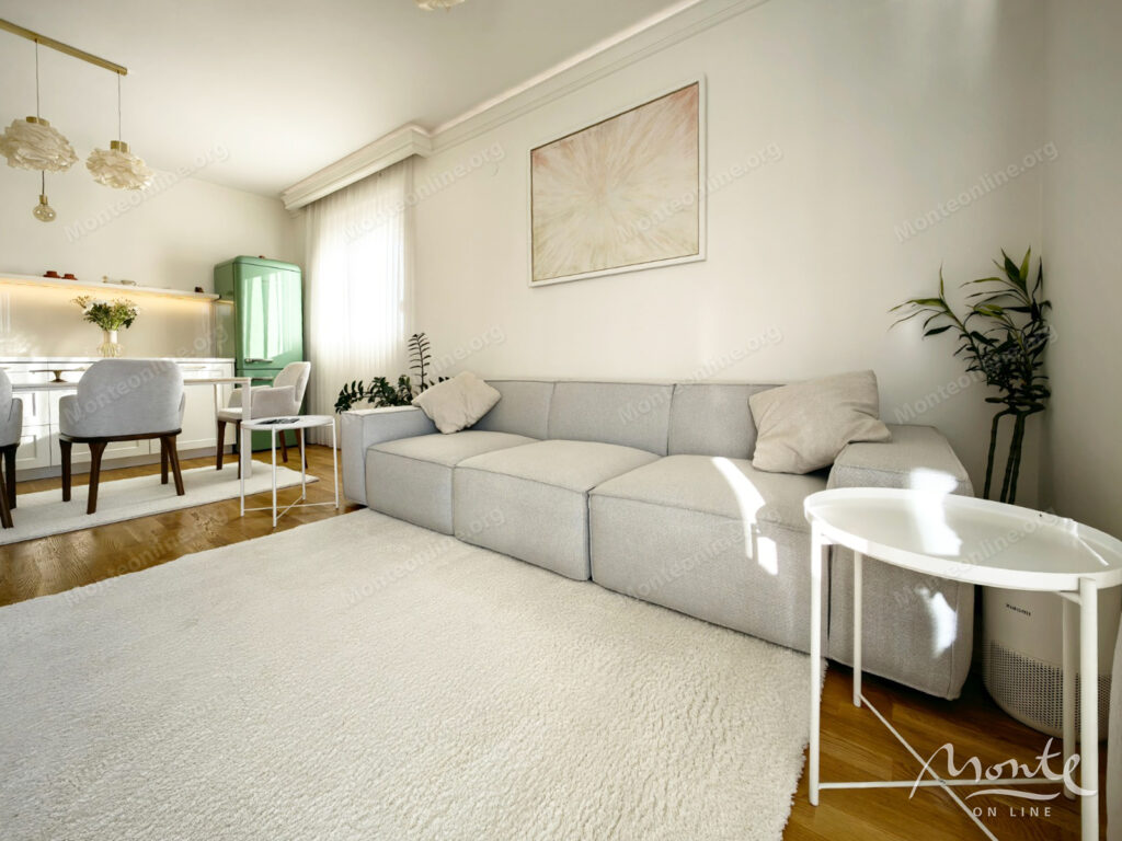 svetlaya kvartira s 2 spalnyami v novom zhilom komplekse podgoricza 01