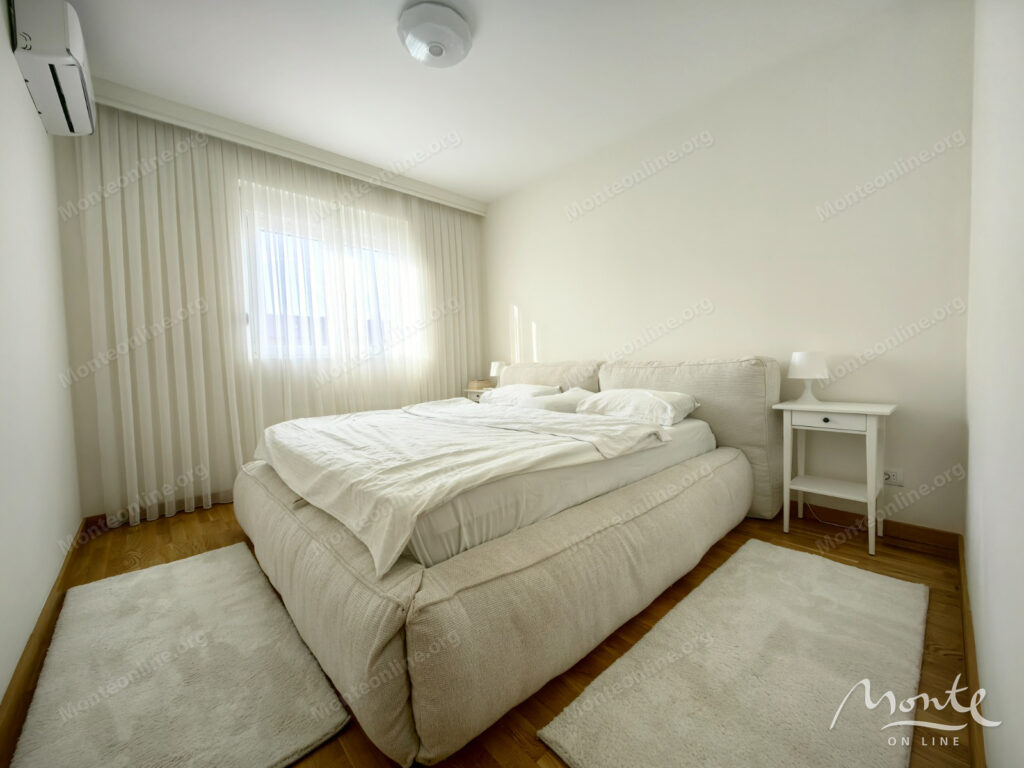 svetlaya kvartira s 2 spalnyami v novom zhilom komplekse podgoricza 07