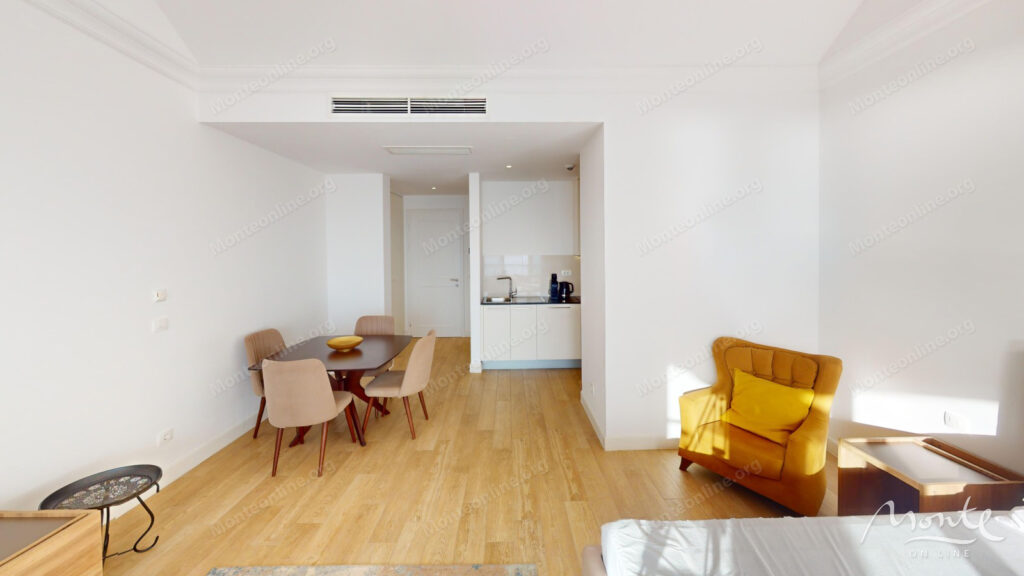 svetlaya studiya s panoramnym vidom na more v marina village lustica bay 05