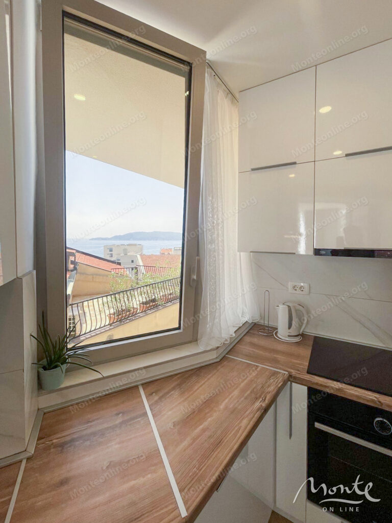 uyutnaya 1 spalnaya kvartira v rafailovichah s vidom na more 05