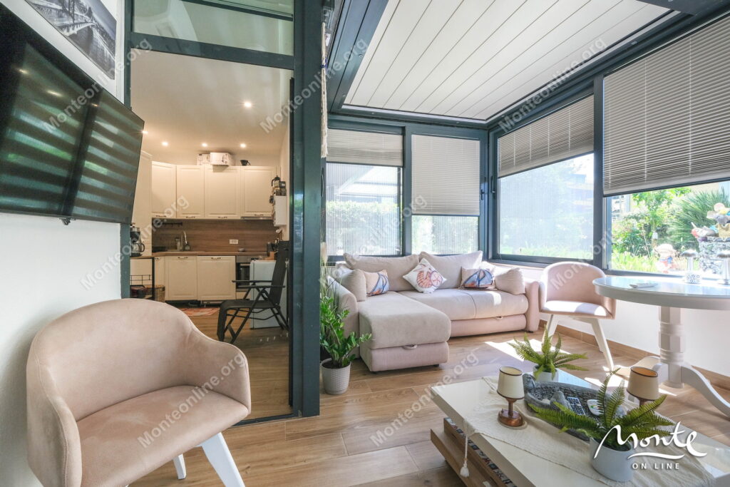 uyutnaya kvartira s 1 spalnej u morya v tivate donya lastva 11