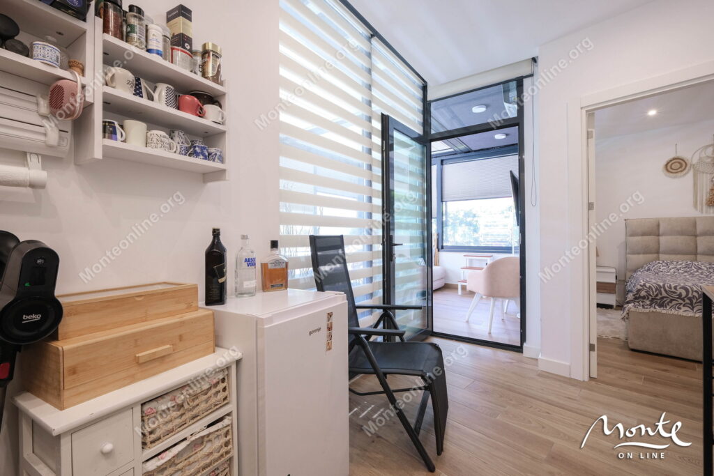 uyutnaya kvartira s 1 spalnej u morya v tivate donya lastva 18