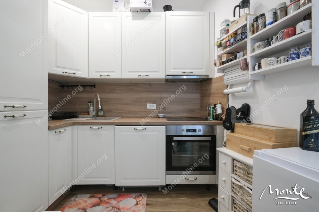 uyutnaya kvartira s 1 spalnej u morya v tivate donya lastva 19