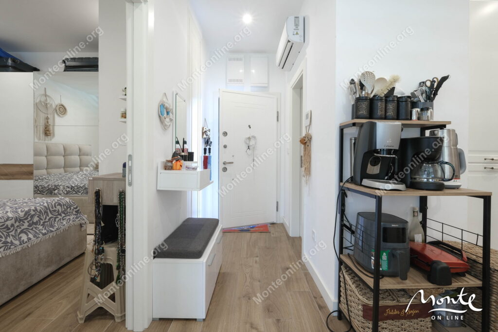 uyutnaya kvartira s 1 spalnej u morya v tivate donya lastva 20