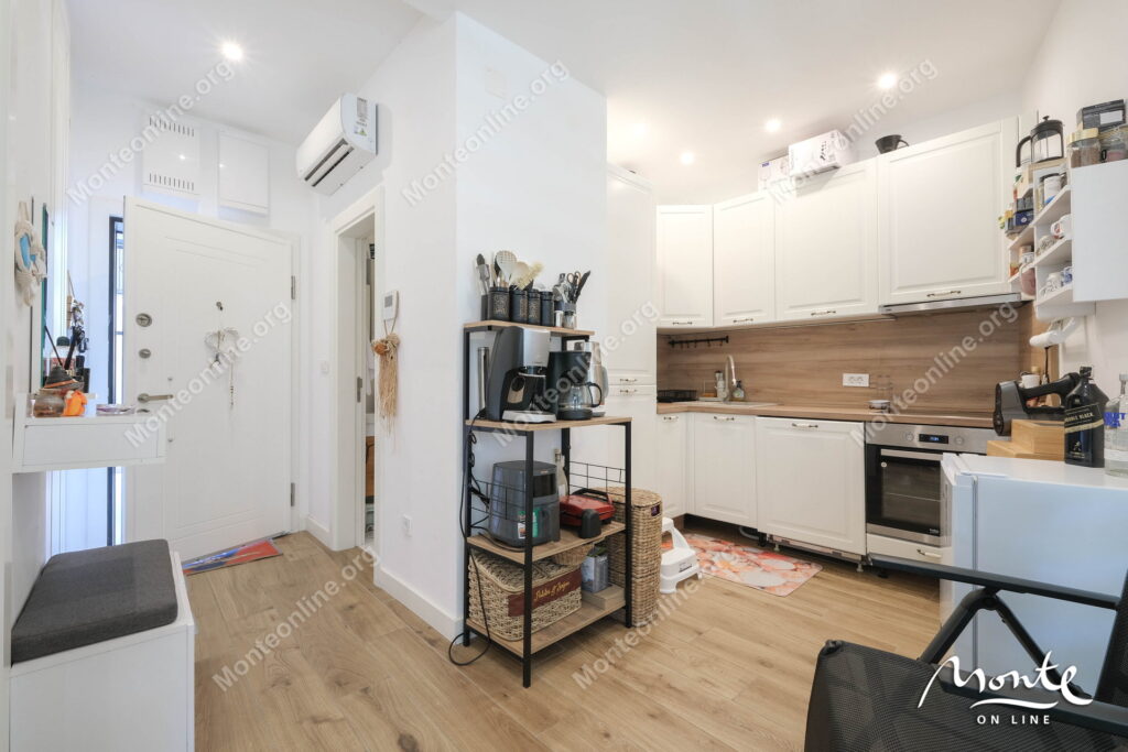 uyutnaya kvartira s 1 spalnej u morya v tivate donya lastva 21