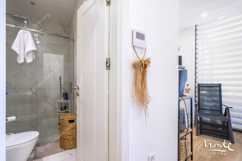 uyutnaya kvartira s 1 spalnej u morya v tivate donya lastva 26