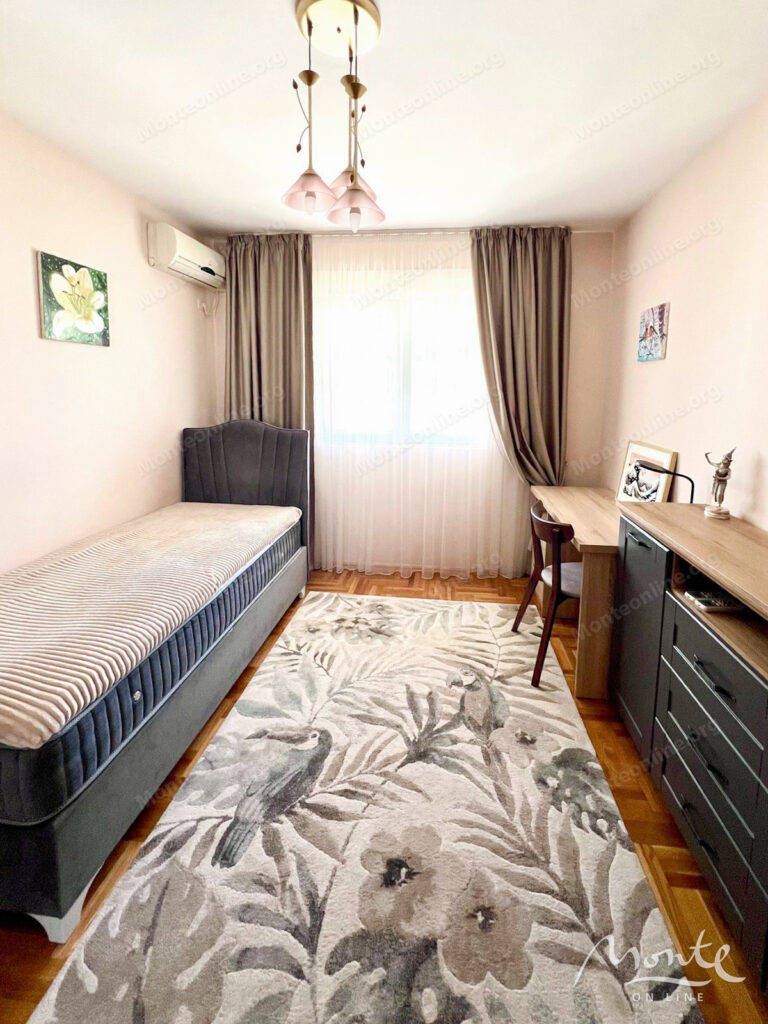 uyutnaya kvartira s odnoj spalnej v czentre bara 07