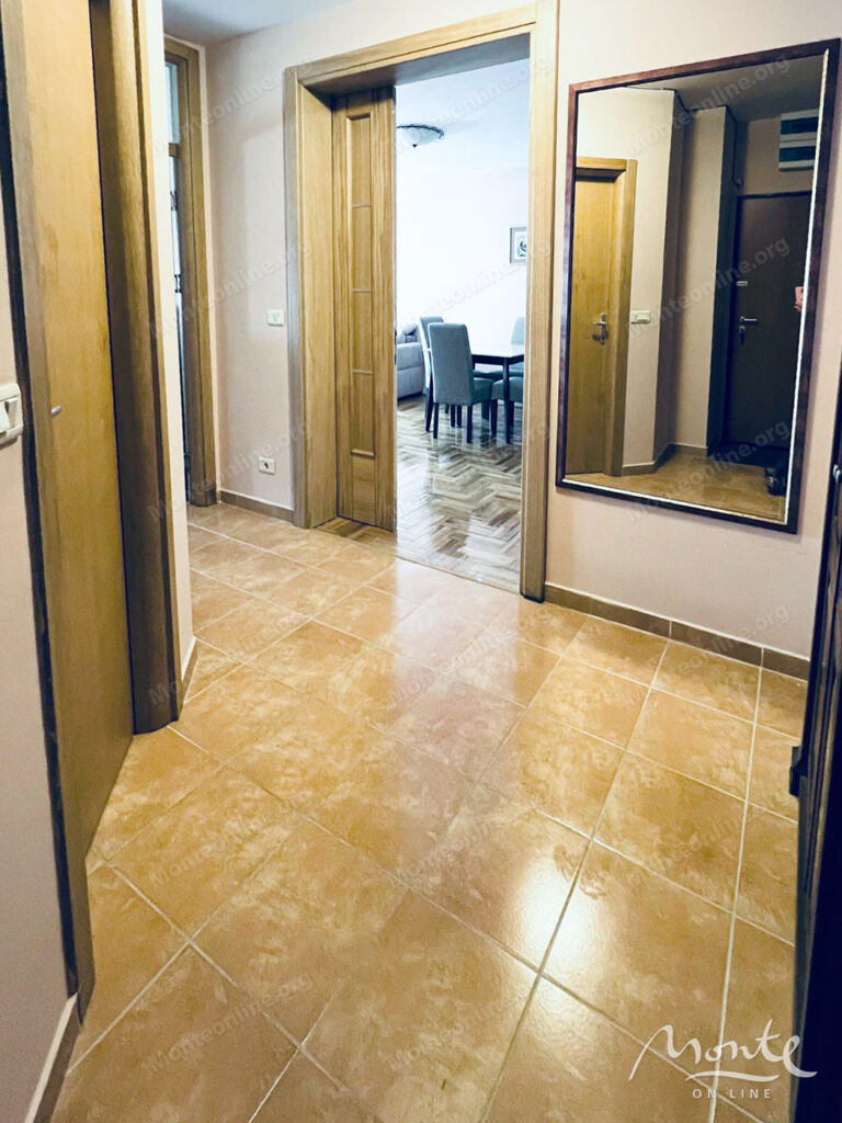 uyutnaya kvartira s odnoj spalnej v czentre bara 09