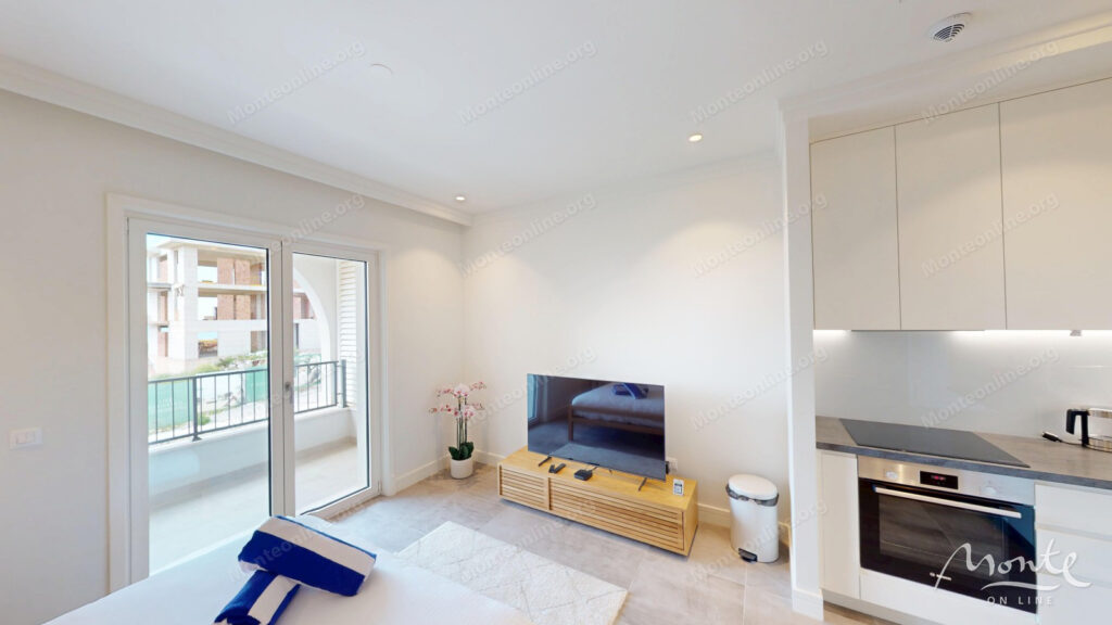 uyutnaya studiya v prestizhnom komplekse lushticza bej centrale 04