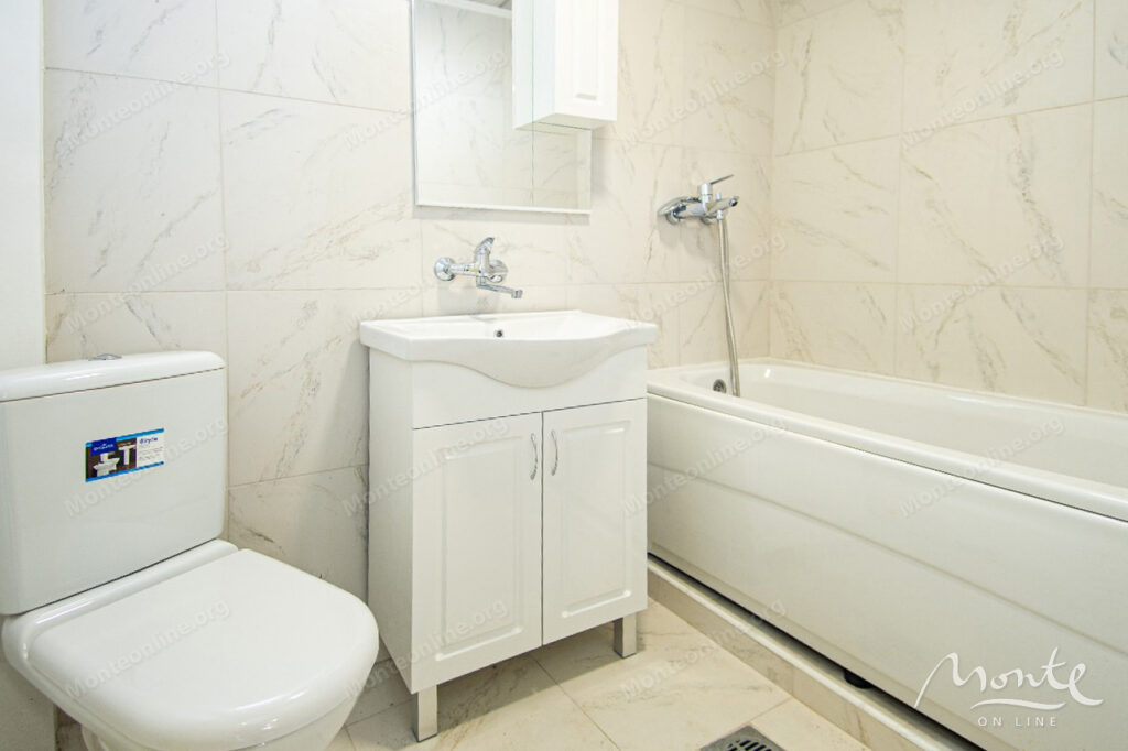 uyutnyj dom posle remonta s panoramnym vidom na more v podi herczeg novi 18