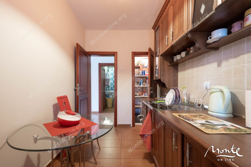 uyutnyj dom s terrasami i vidom na more v 100 m ot plyazha krashichi 22