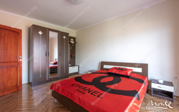 uyutnyj dom s terrasami i vidom na more v 100 m ot plyazha krashichi 23