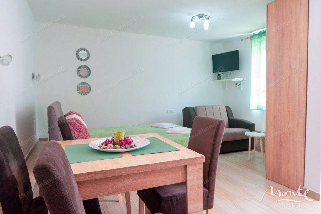 uyutnyj dom v zelyonoj zone ryadom s czentrom zhablyaka 16