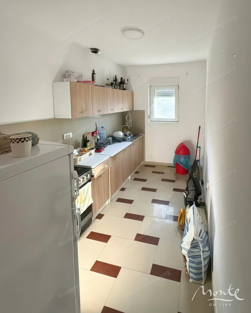 czelyj etazh zhilogo zdaniya s 5 kvartirami i terrasami s vidom na more v bechichah 04