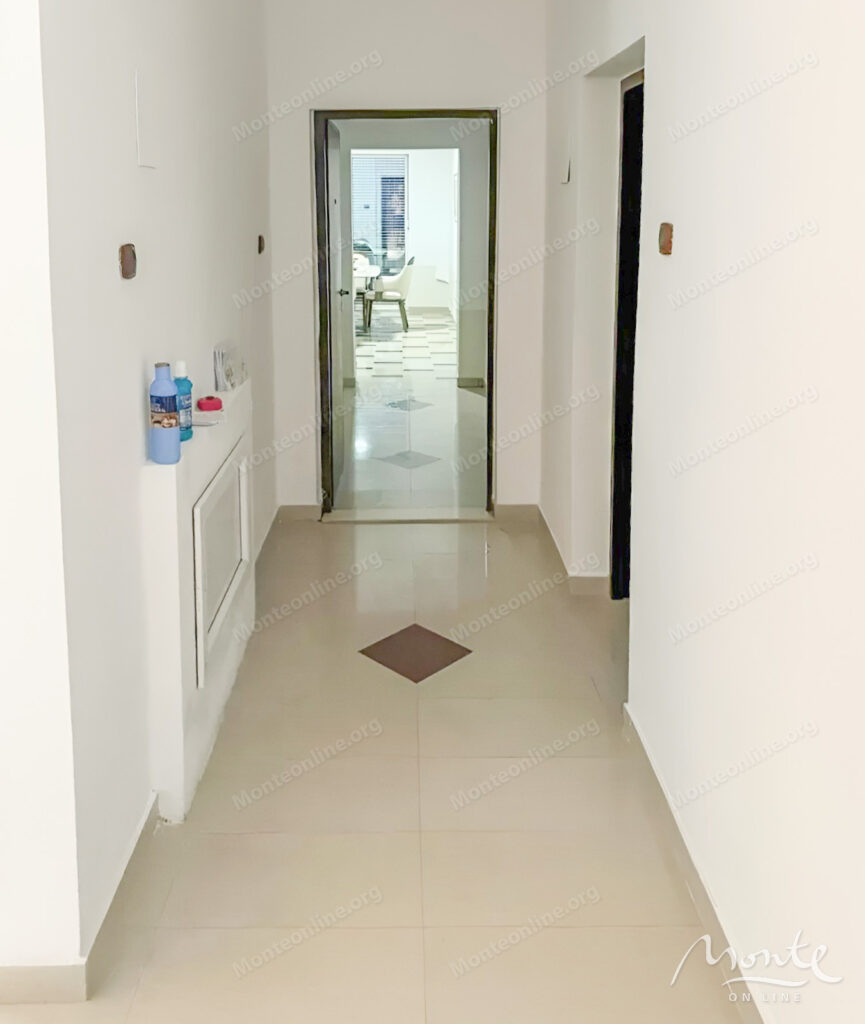 czelyj etazh zhilogo zdaniya s 5 kvartirami i terrasami s vidom na more v bechichah 05