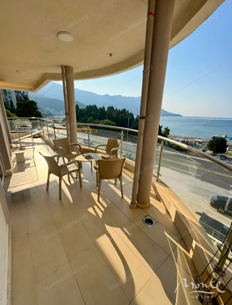 czelyj etazh zhilogo zdaniya s 5 kvartirami i terrasami s vidom na more v bechichah 07