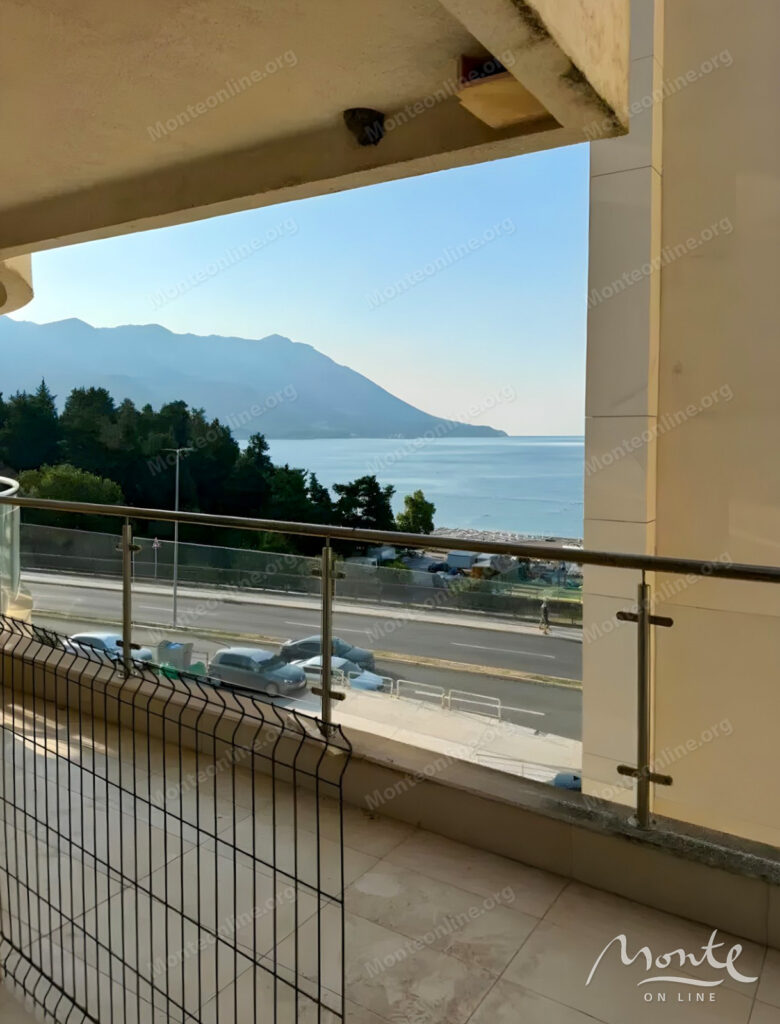 czelyj etazh zhilogo zdaniya s 5 kvartirami i terrasami s vidom na more v bechichah 08