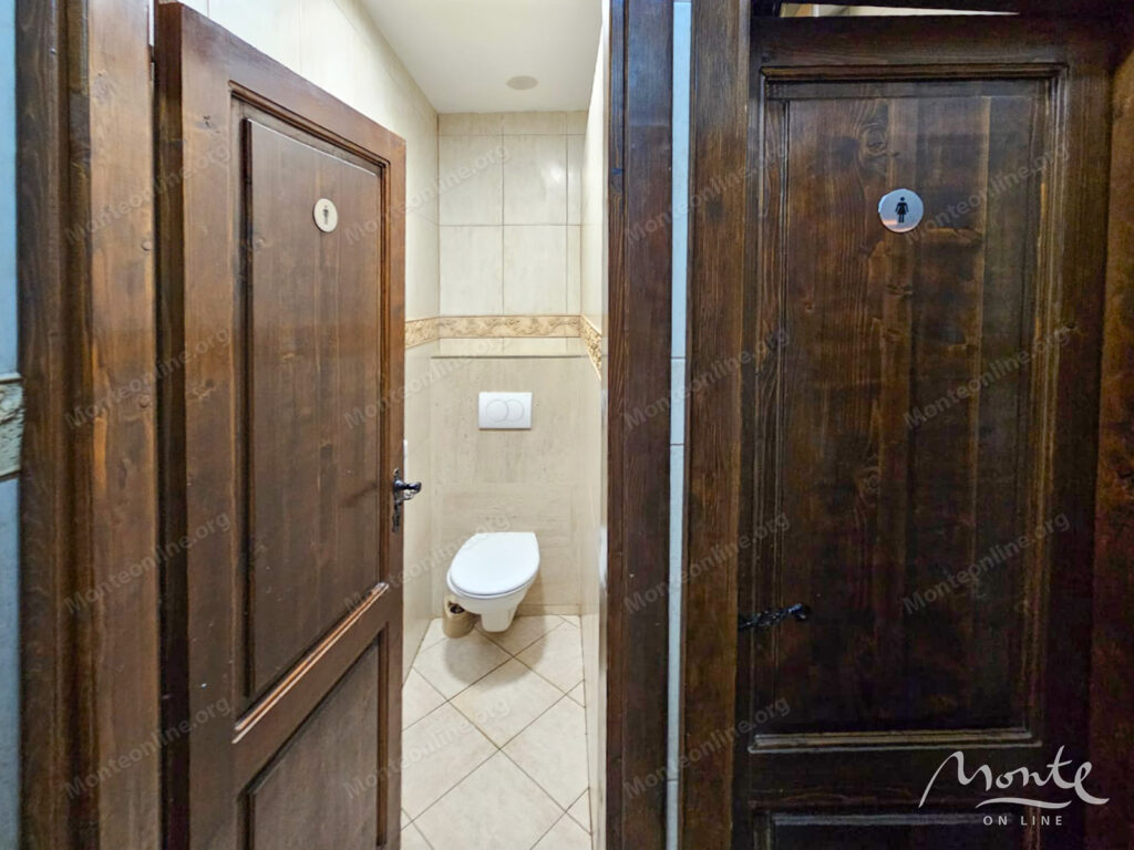 dejstvuyushhij restoran s bolshoj terrasoj v czentre risana 09