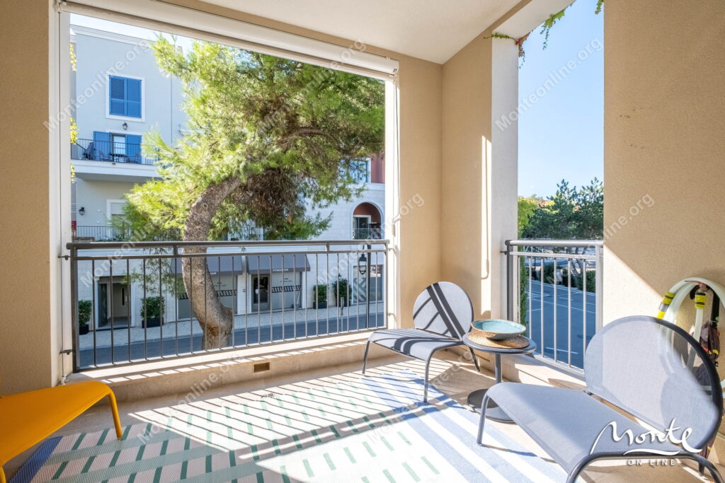 elegantnaya kvartira s 1 spalnej v samom serdcze lustica bay centrale 01