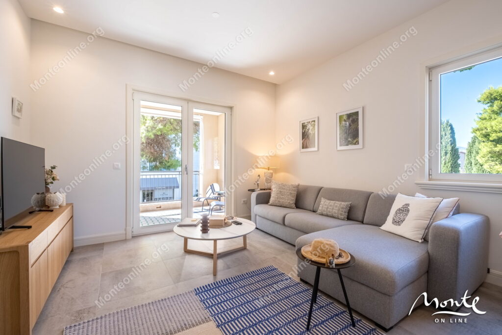 elegantnaya kvartira s 1 spalnej v samom serdcze lustica bay centrale 02