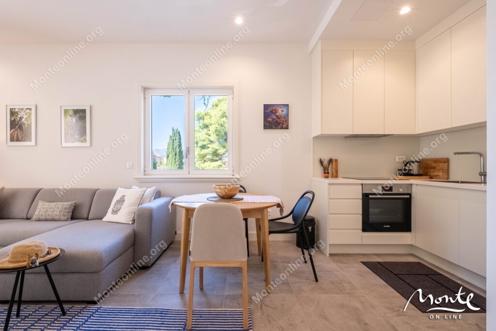 elegantnaya kvartira s 1 spalnej v samom serdcze lustica bay centrale 11