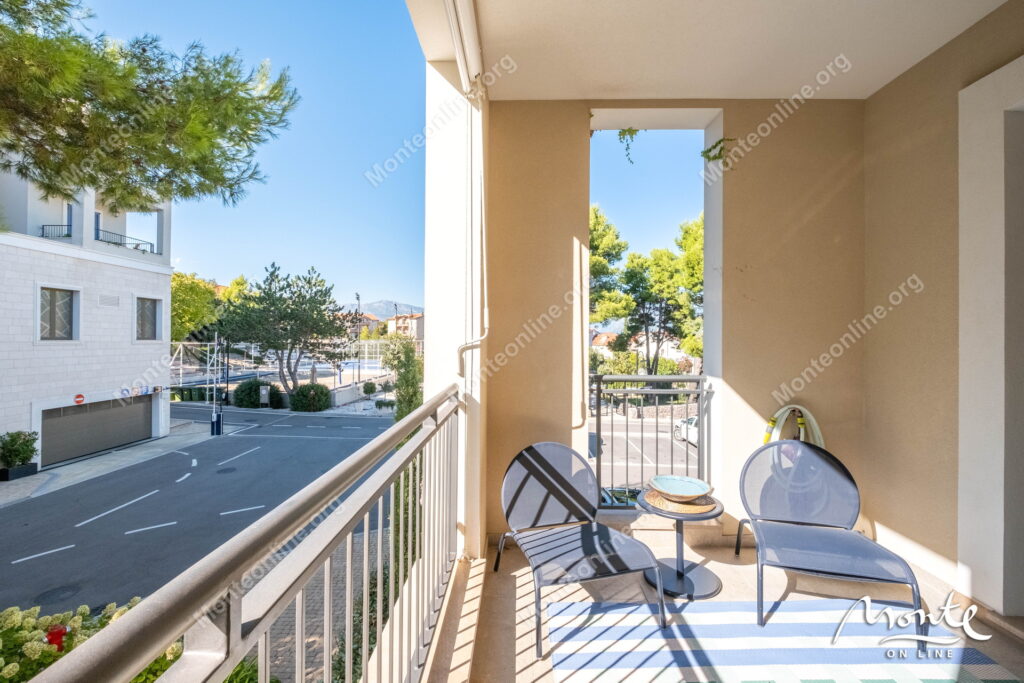 elegantnaya kvartira s 1 spalnej v samom serdcze lustica bay centrale 19