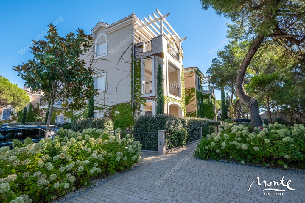 elegantnaya kvartira s 1 spalnej v samom serdcze lustica bay centrale 27